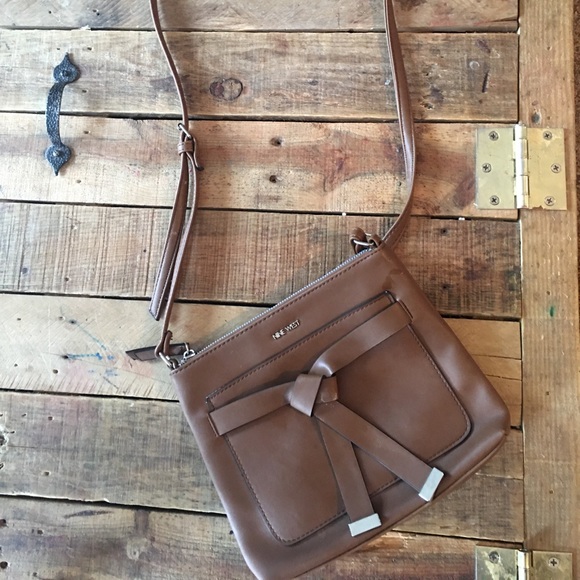Nine West crossover purse - Picture 1 of 6